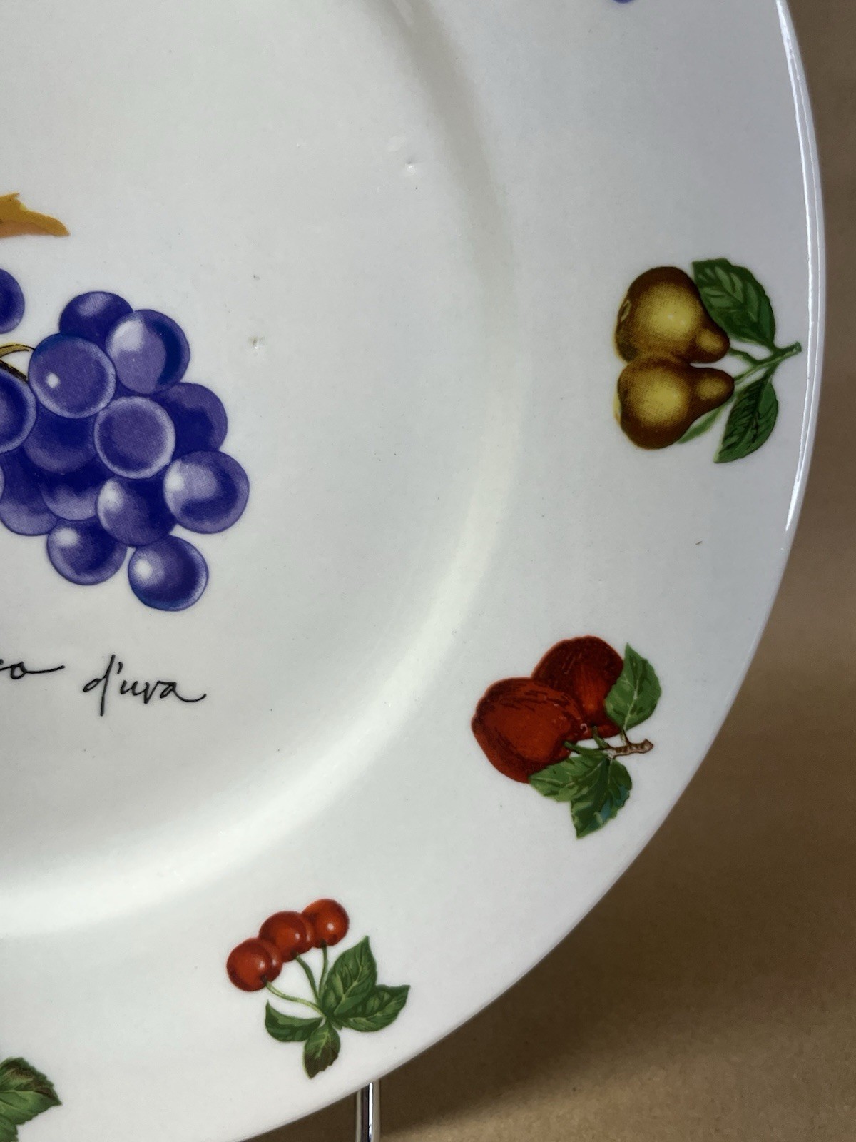 Delicious Tabletops Dinner Plate 10 3/4” PURPLE GRAPES Fruit Border Apples, Pear