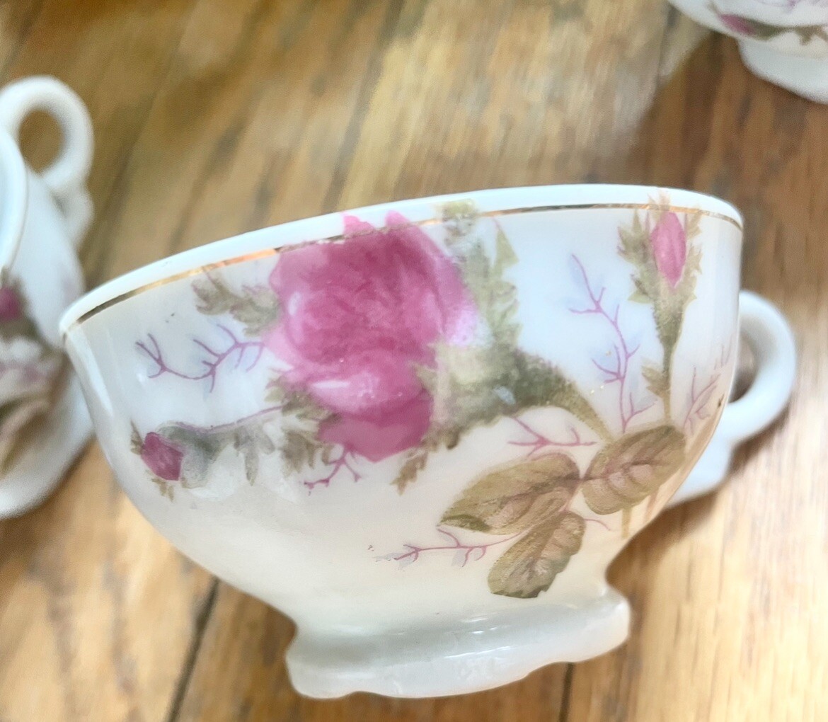 3 Vintage Ceramic Mini Collectible Teacups White & Pink Roses Gold Rim Lot Rose