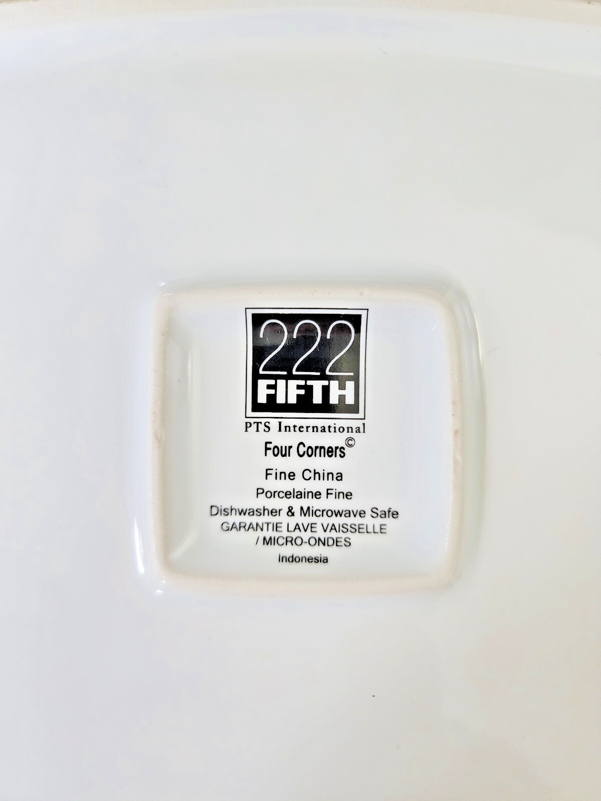 222 Fifth Four Corners Farm Square Plate | 8 in X 8 in