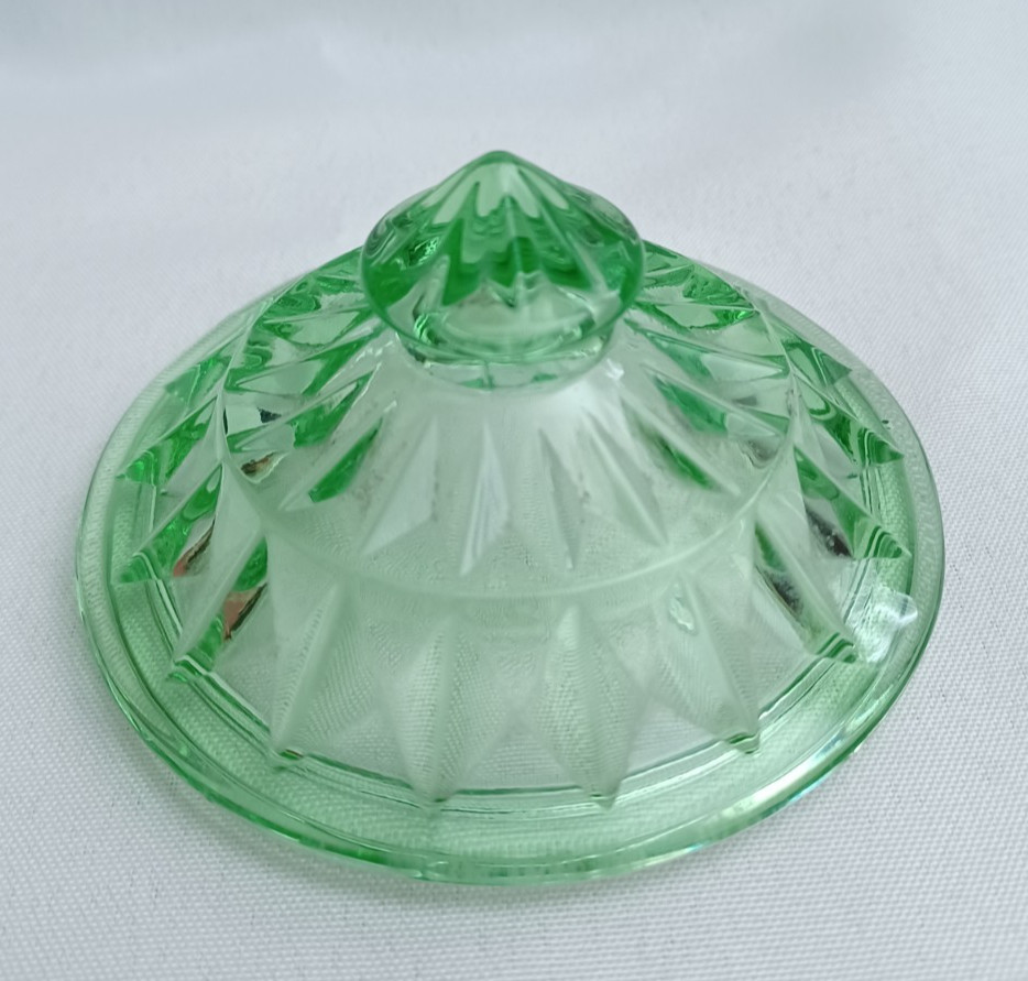 Windsor Diamond Jeannette Depression Glass Green Sugar Bowl LID Uranium UV GLOWS