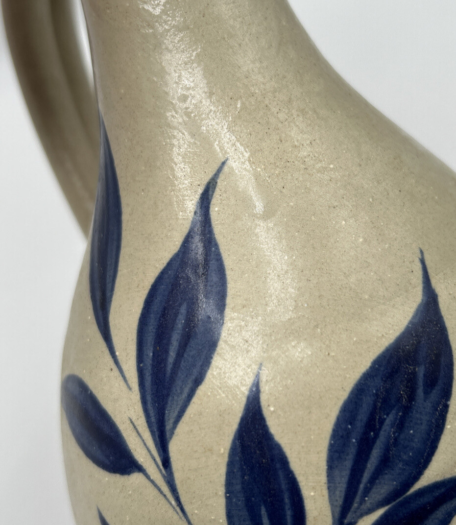Williamsburg Pottery 7″ Cobalt Tan Gray Salt Glaze Pitcher Vase Jug Blue Leaves