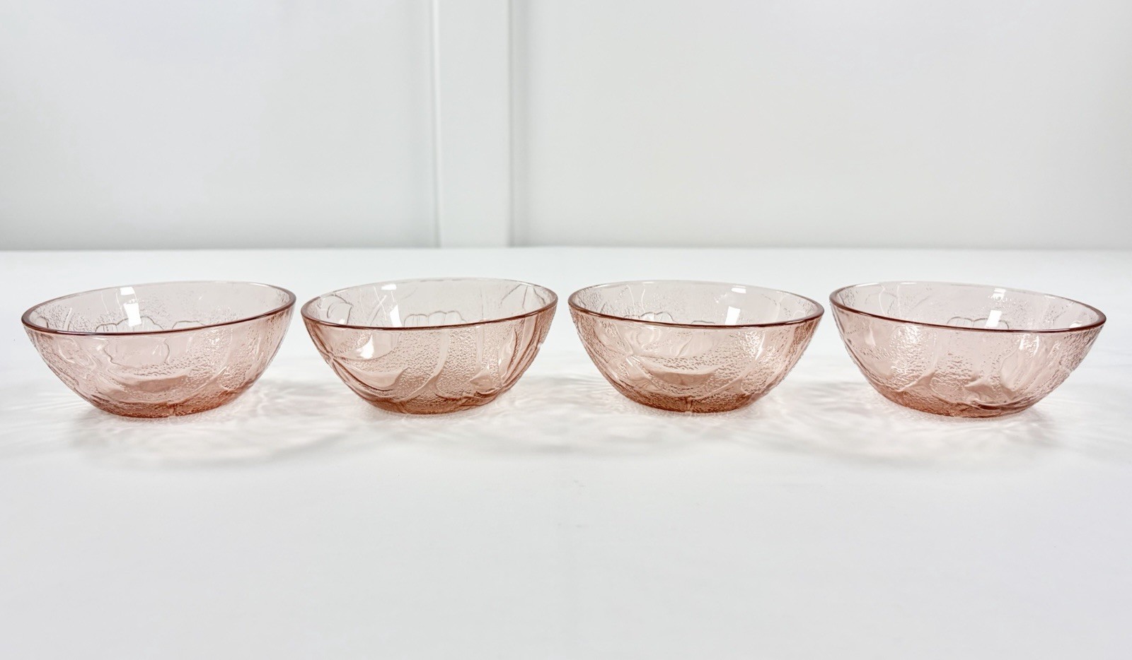 Lot 4 Vintage KIG Indonesia Pink Glass Hibiscus Bowls 5″ Berry Dessert Fruit