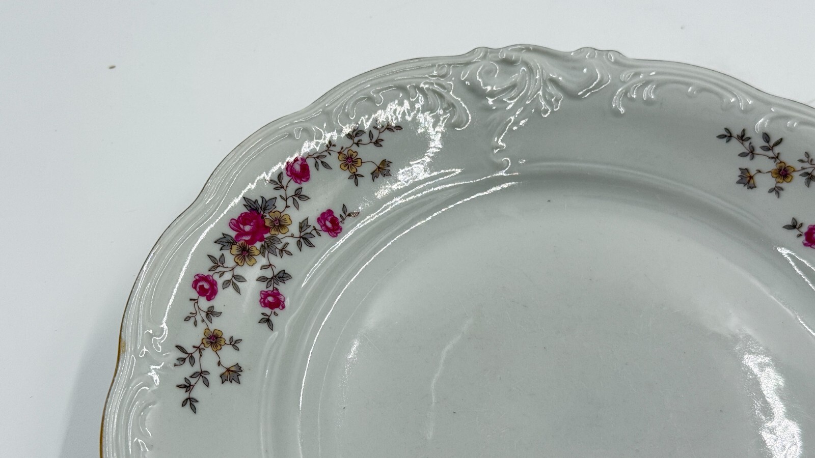 Walbrzych Bone China Rose Bud Gold Rim Dinner Plate 10.25″ – Poland
