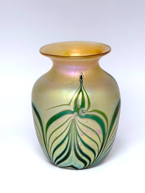 Gold Luster Vase With Green Pulled feather Design. Saul Alcaraz