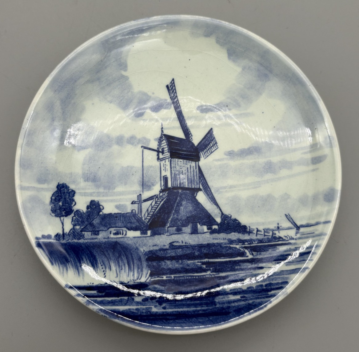 Vintage Delfts Blue Royal Wall Plates Hand Painted Set of 3 Made in Holland 5.5″