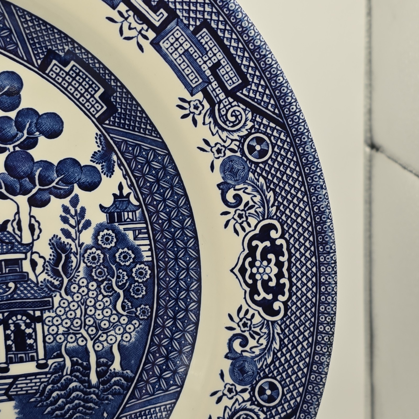 Set of 4 Churchill Blue Willow Dinner Plates 10.25 In England Chinoiserie