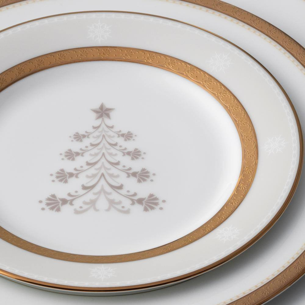 Charlotta Gold 6.25 In. (Gold) Porcelain Holiday Tree Appetizer Plates, (Set of