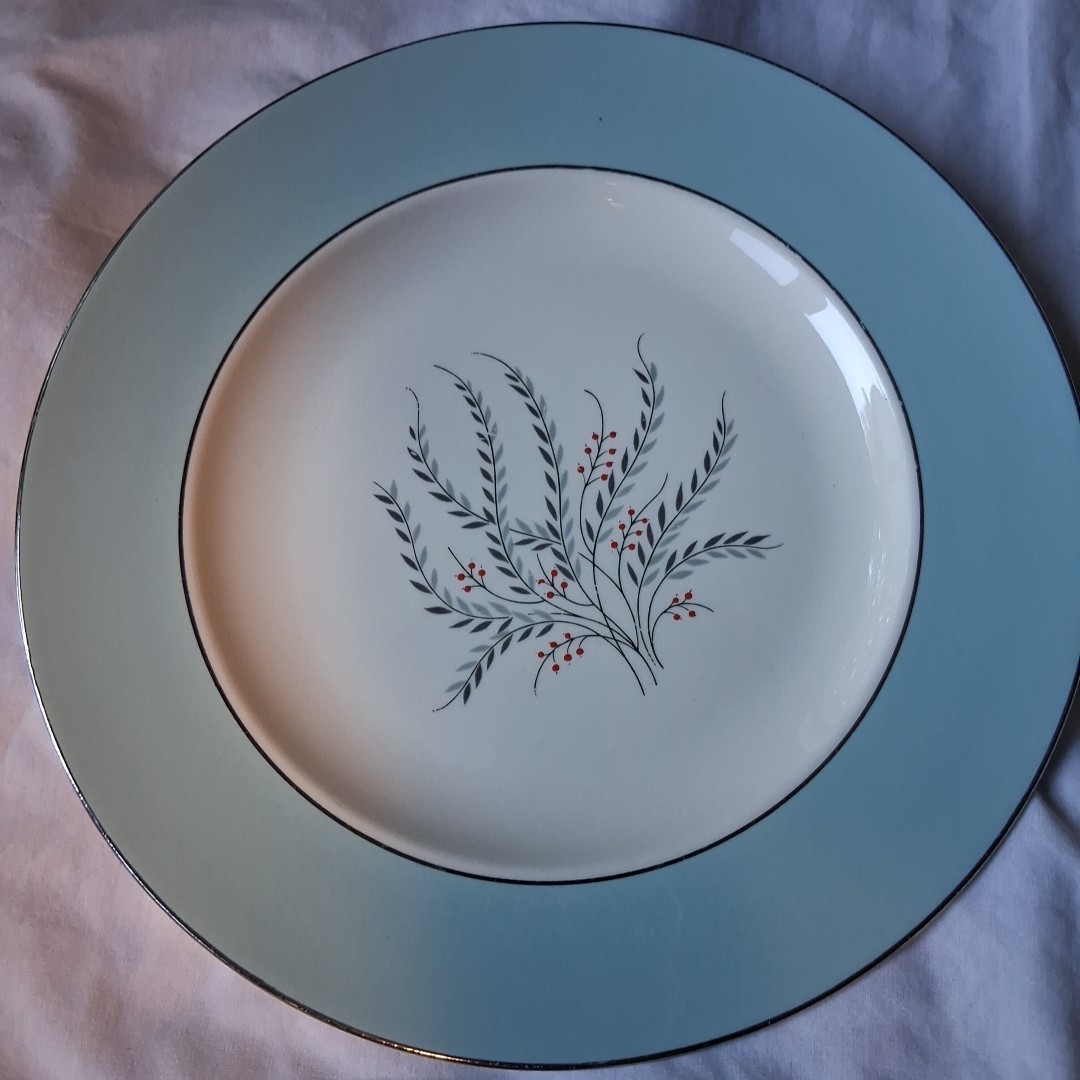 x6 Homer Laughlin Cavalier Egg Shell Triumph Pattern 10″ Dinner Plates USA CV52