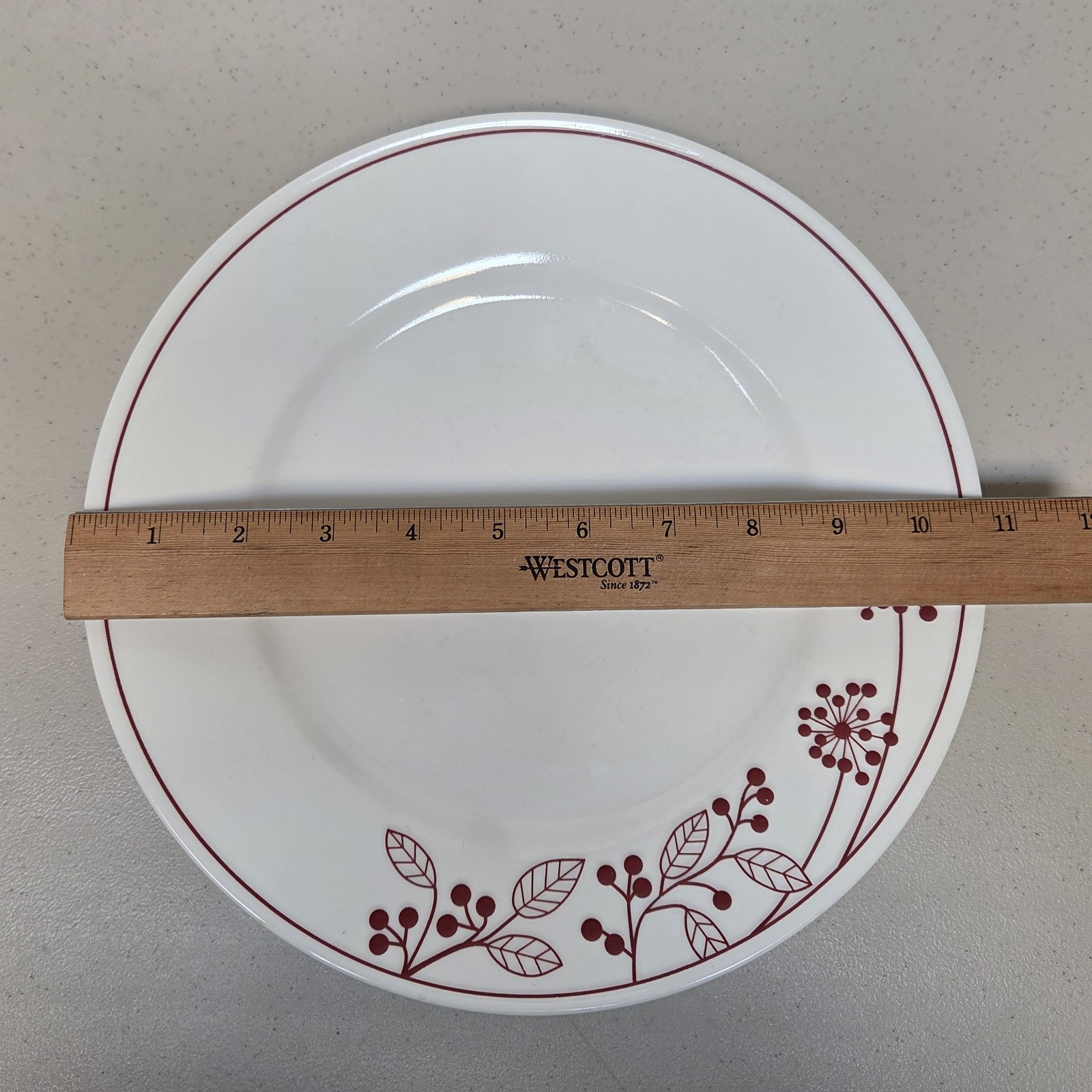 Corelle Vitrelle Corning Red Berries and Leaves 7 Dinner Plates