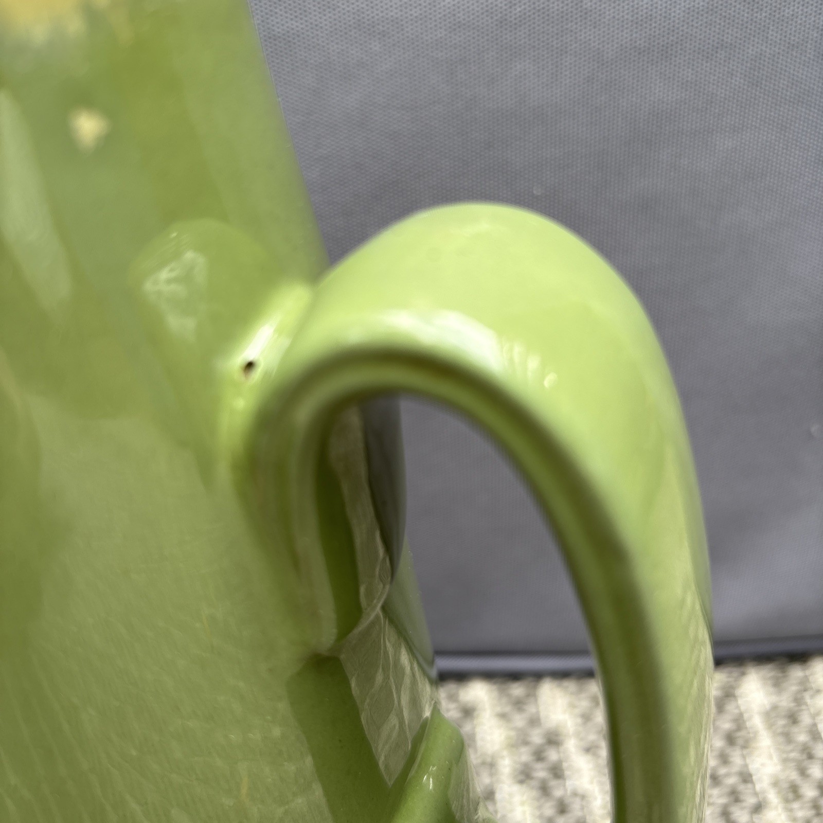 Mid 20th Century MCM Hull Usa Pottery Green Drip Glaze Pitcher/Carafe W/ Lid 11″