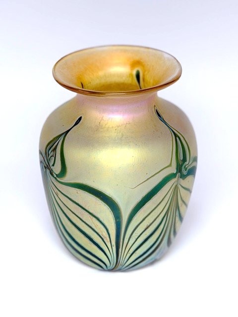 Gold Luster Vase With Green Pulled feather Design. Saul Alcaraz