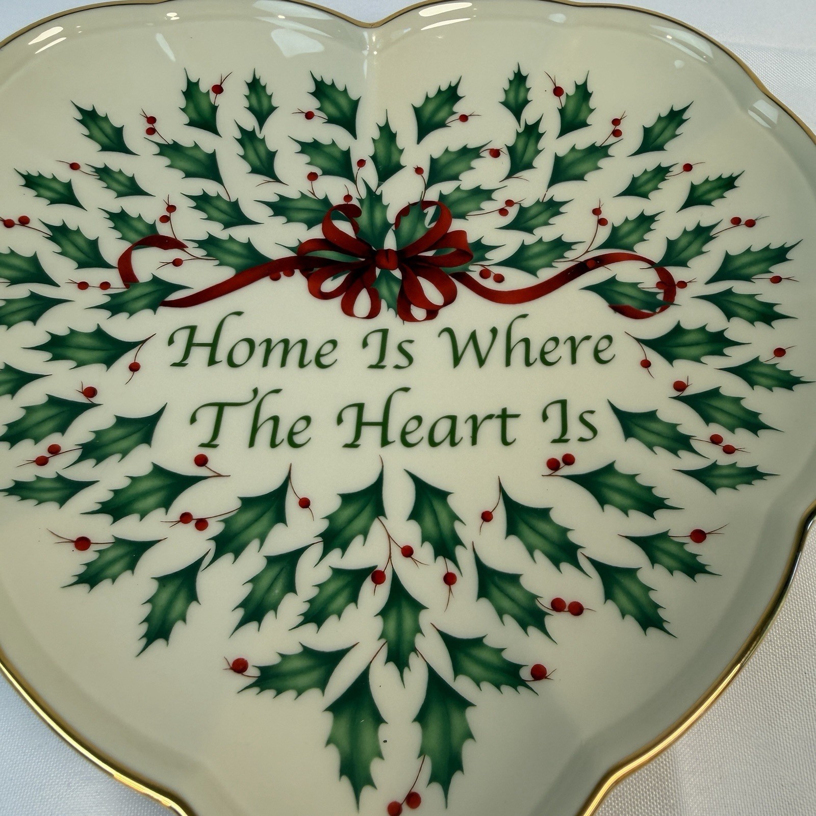 Lenox Heart Holiday Plate “Home is Where the Heart Is” Christmas Holly Granny