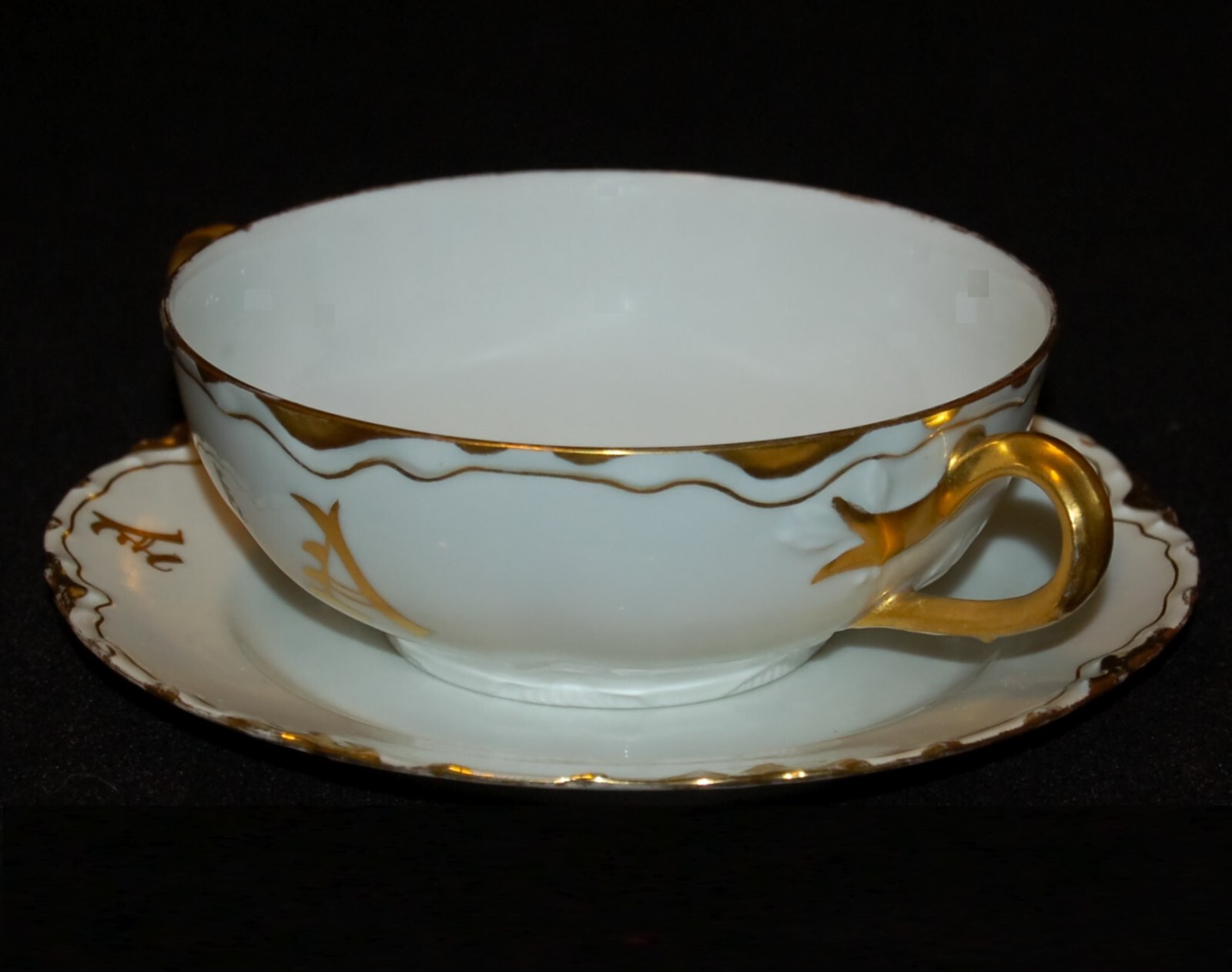 ANTIQUE Porcelain Soup Saucer LIMOGES Haviland Made in France 1905 Art Nouveau