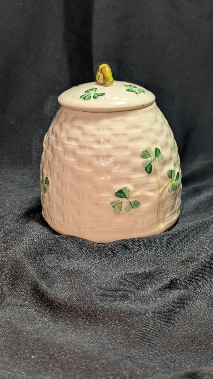 Belleek Ireland Shamrock Bee Hive Honey Pot Jar w/ Lid 6th Green Mark Marmalade