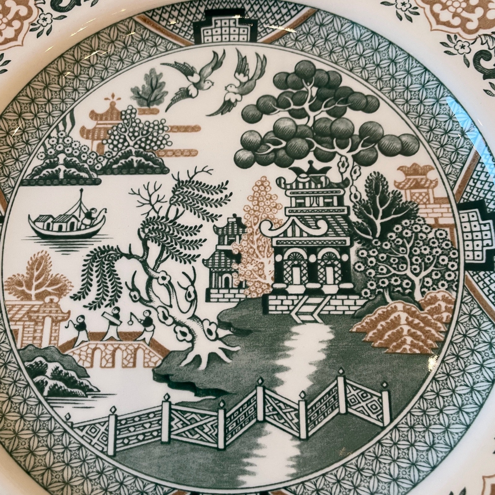 Royal Stafford Dinner Plates 11in Green & Gold Willow Pagoda Set of 4 New