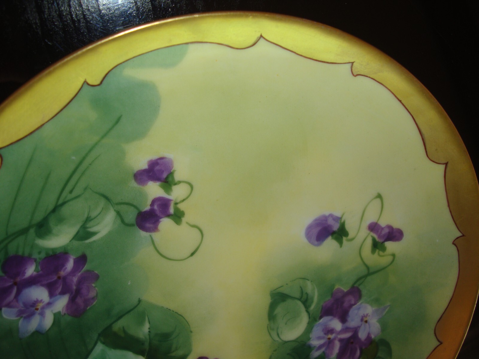 HAVILAND LIMOGES HAND PAINTED PLATE PICKARD ARTIST “MICHEL” VIOLETS &GOLD 8 1/2″