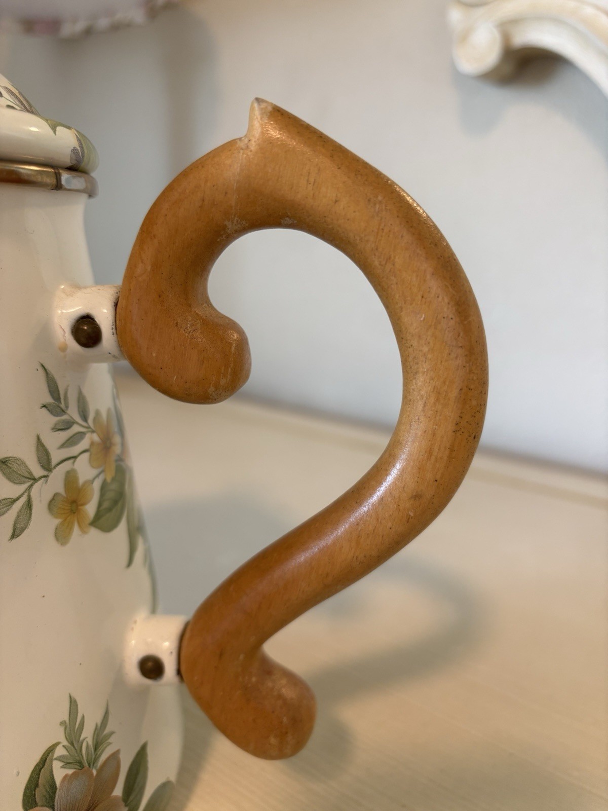 MacKenzie Childs VTG Camp Beige Floral Teapot Enamel Wood Handle
