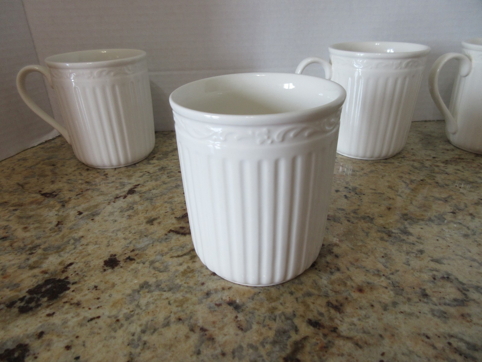 ITALIAN COUNTRYSIDE Mikasa 4 Mugs- 3 ¾” High Excellent Condition (2 Sets)
