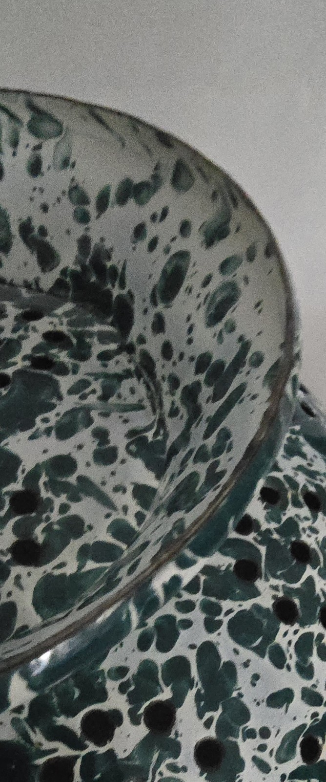 Vintage Enamelware Dark Green Splatter Medium Colander 9″