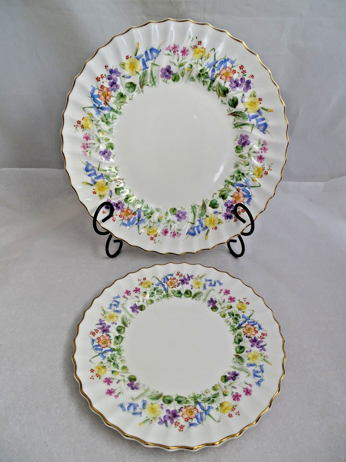 (2) Royal Doulton Easter Morn Bone China Decorative Plates Flower England