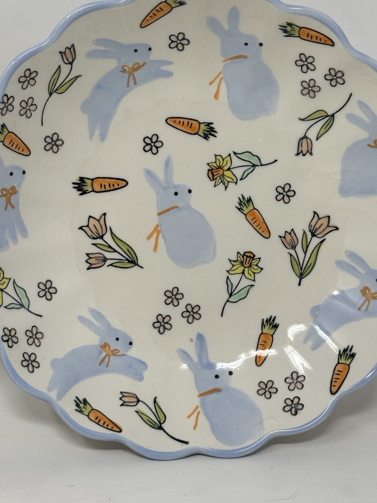 2 Potter’s Studio Blue Easter Bunny Floral Scalloped 8.5″ Pasta Bowls springtime