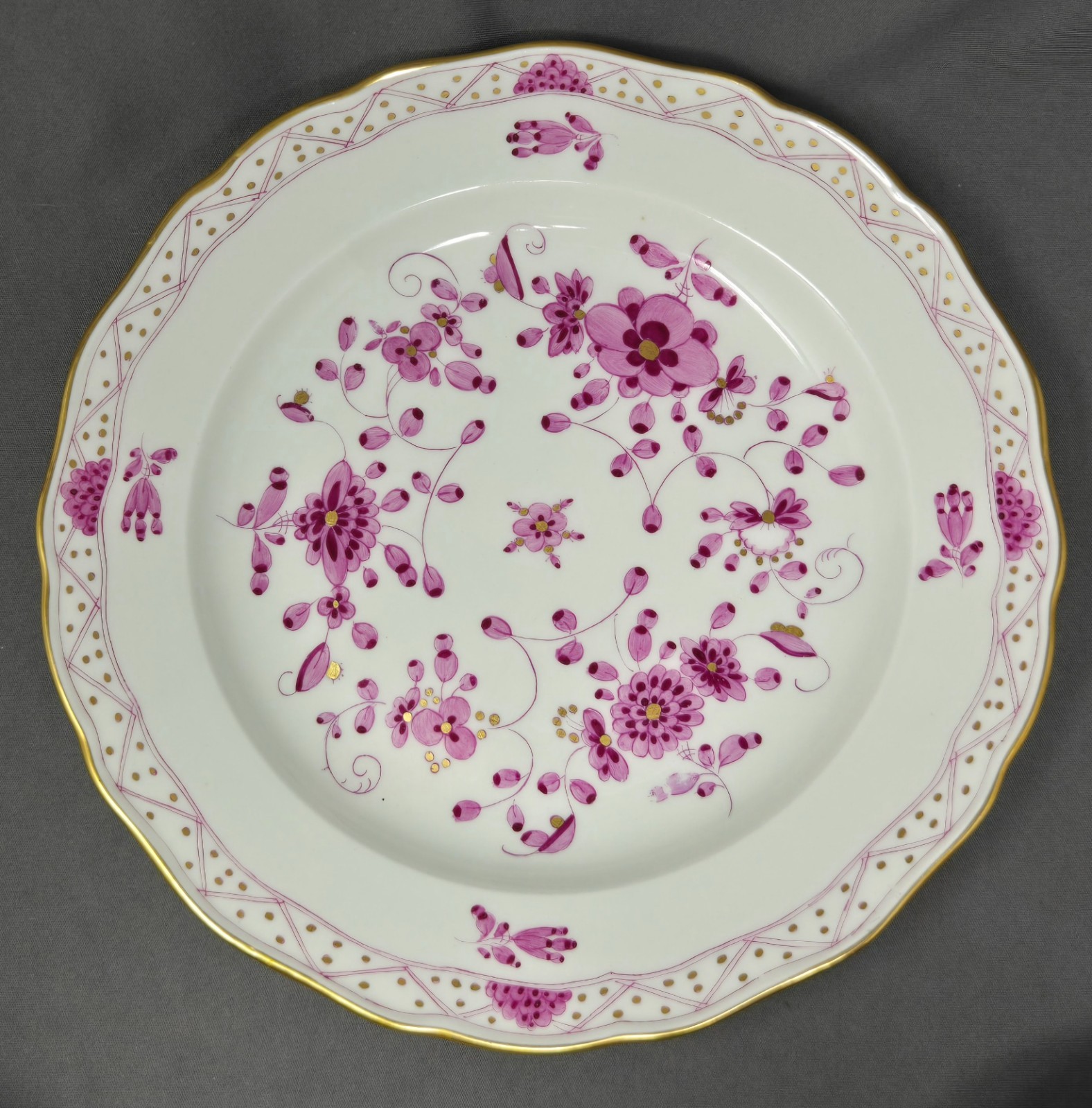 Set of 6 Meissen Hand Painted Pink Puce Indian & Gold 10 1/8 Inch Plates