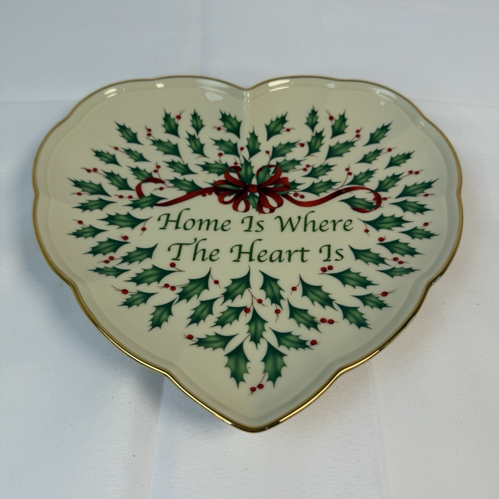 Lenox Heart Holiday Plate “Home is Where the Heart Is” Christmas Holly Granny