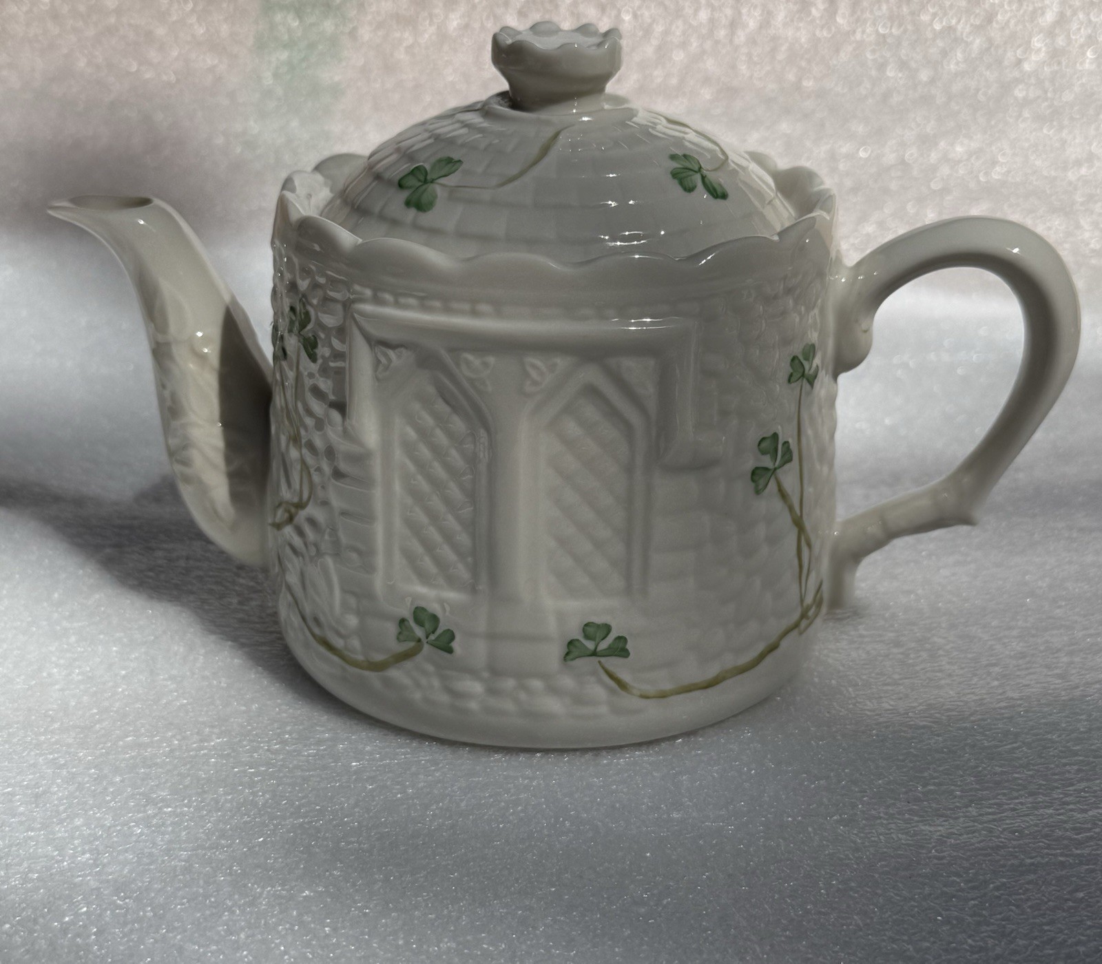Irish Belleek – Shamrock – 2 Cup 5″ Castle Teapot