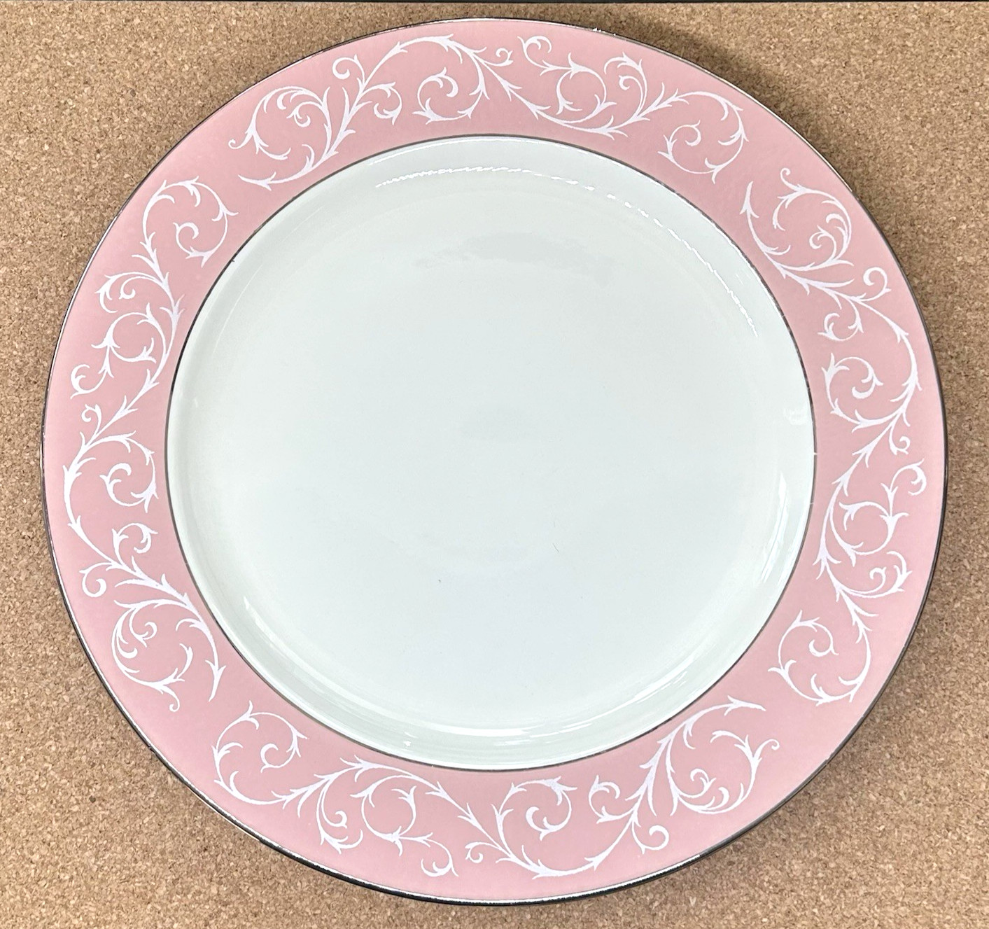 FILIGREE PINK Set of 4 Dinner Plates 10″ Harmony House USA Platinum Trim EUC!