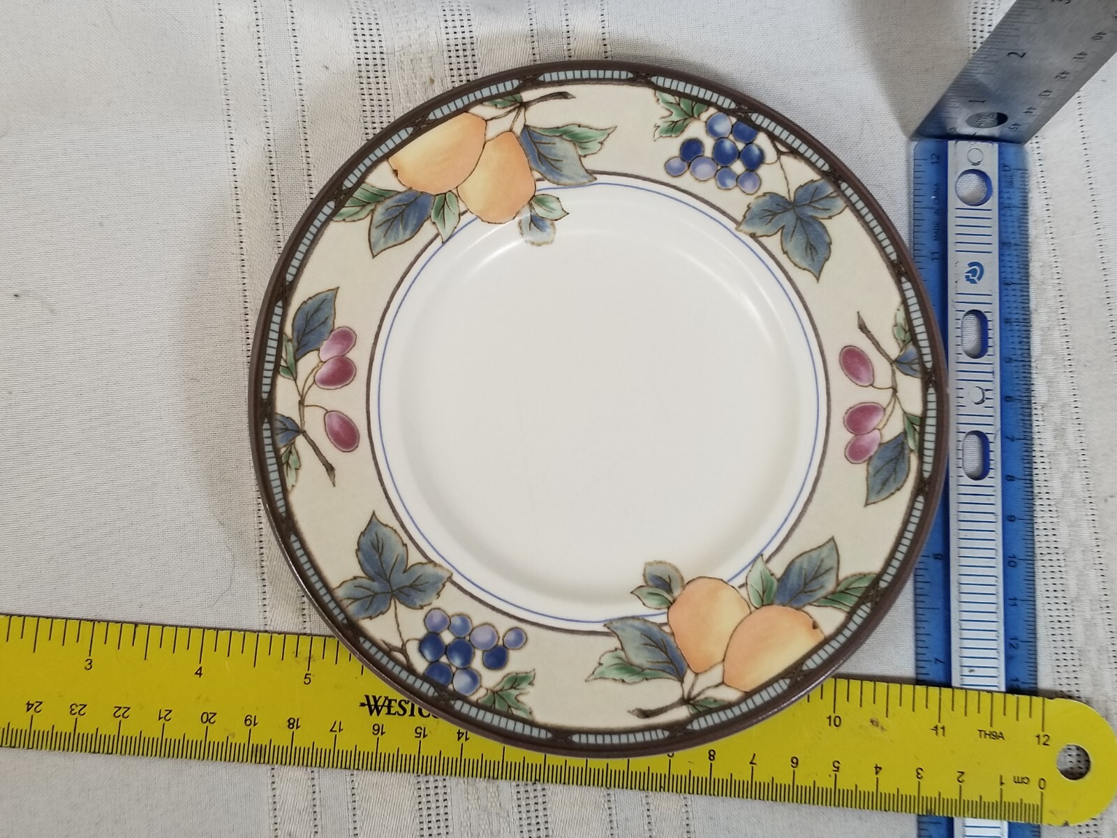 USED UTENSIL MARKS 2 Mikasa Intaglio Garden Harvest Saucers