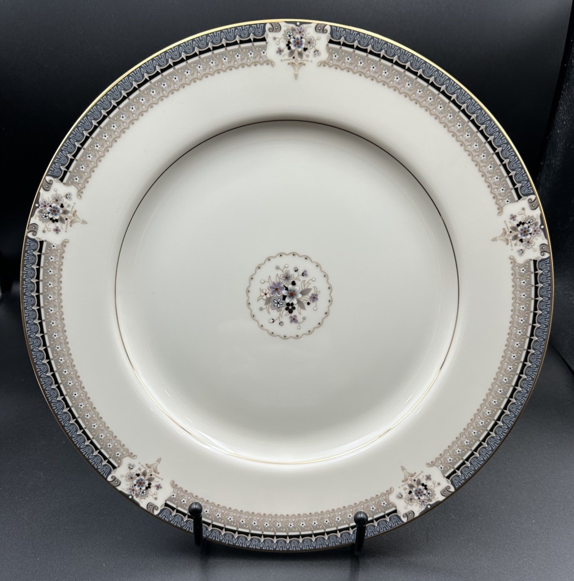 Mikasa Grand Ivory TROPEZ 12” diameter Round Platter ~ L5504