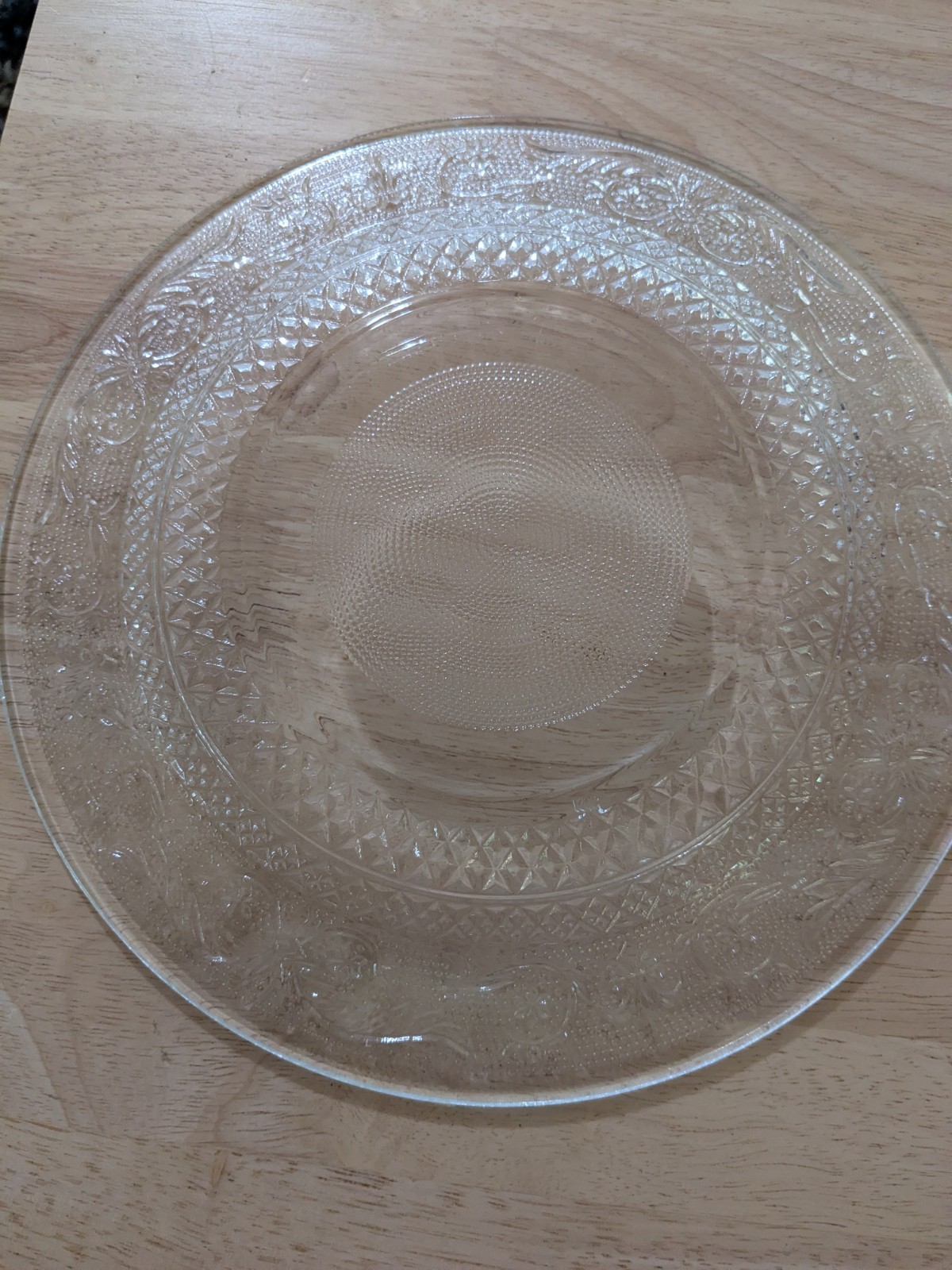 KIG Malaysia Vintage Fleur de Lis Pressed Glass 10 Inch Dinner Plate