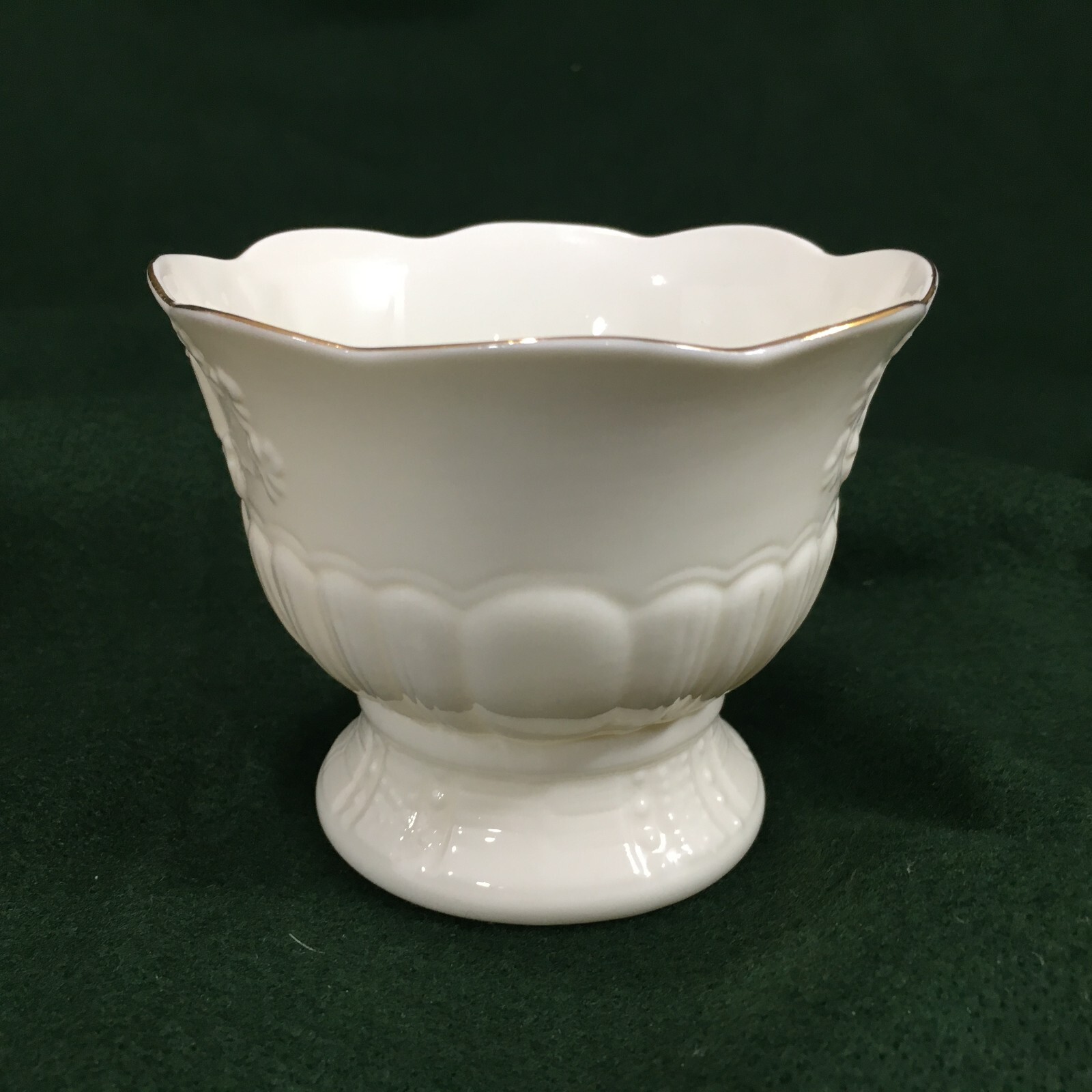 Belleek Collectors Society 2012 Pedestal Bowl Parian Irish China Gold Rim 3.25×4