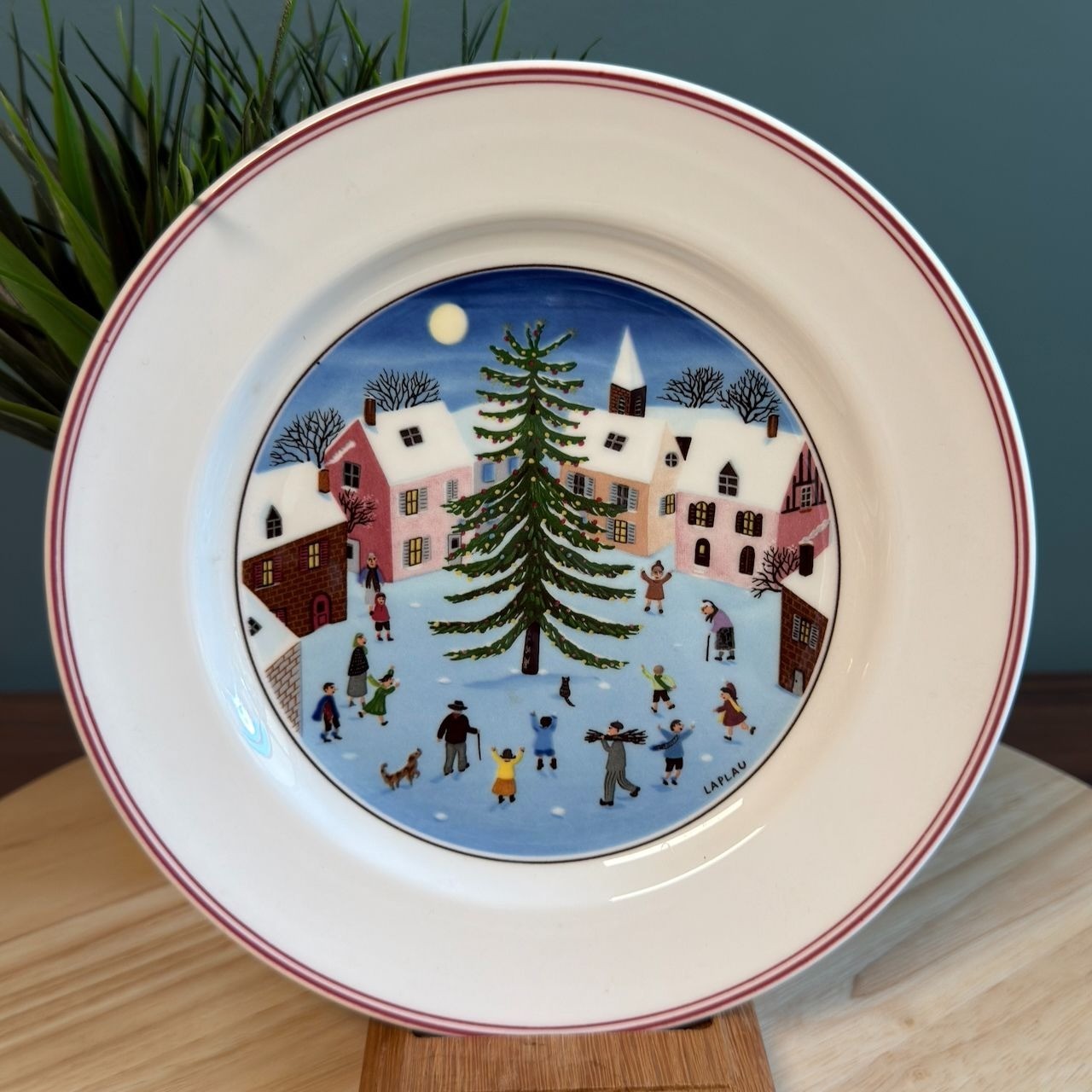 VILLEROY & BOCH NAIF CHRISTMAS 8″ Salad Plate Porcelain Luxembourg Winter Scene