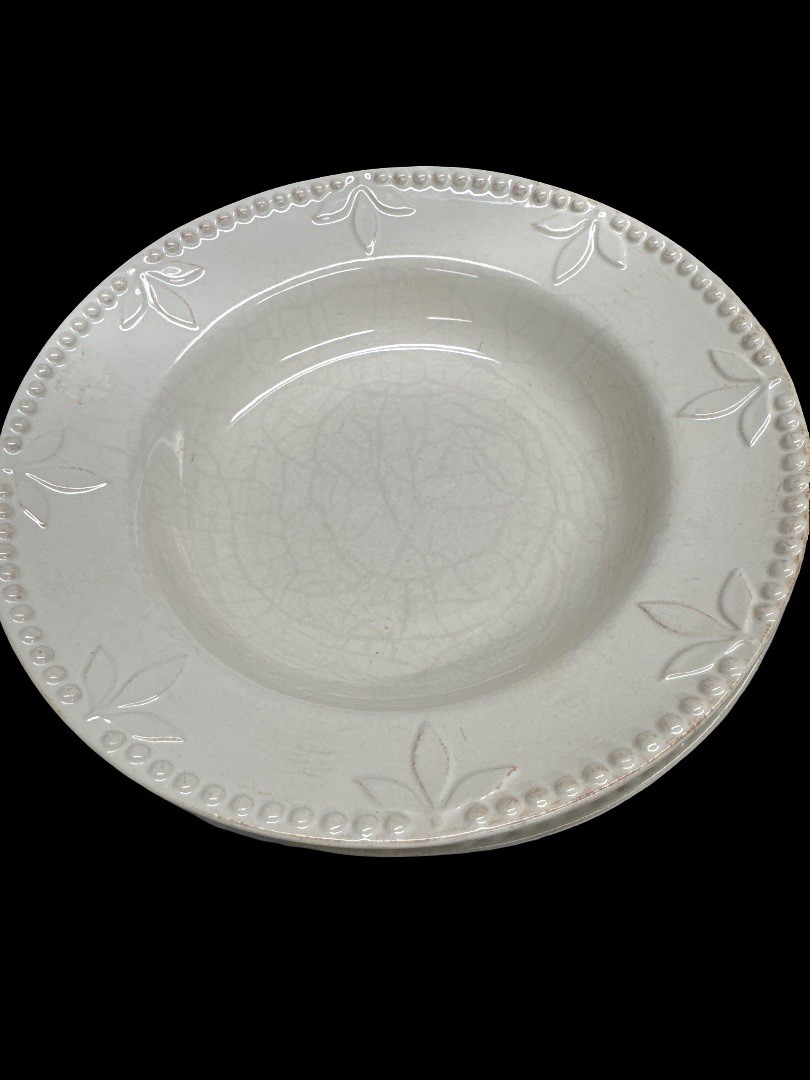 SET OF 4 Signature Housewares Sorrento IVORY White 11″ Dinner Plates
