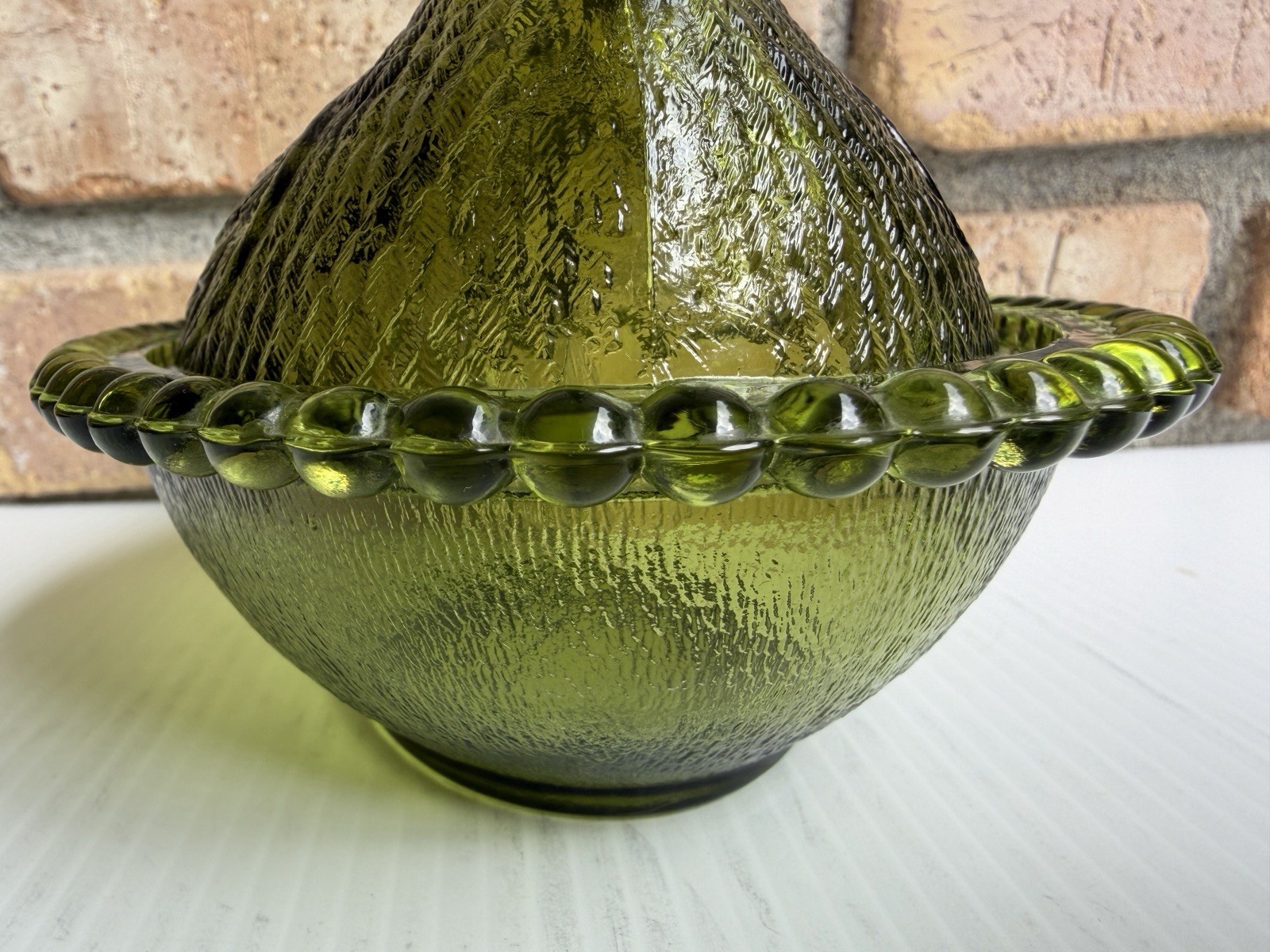 Vintage Indiana Glass Green Pressed Glass Hen on Nest Bowl Beaded Rim HON *read*