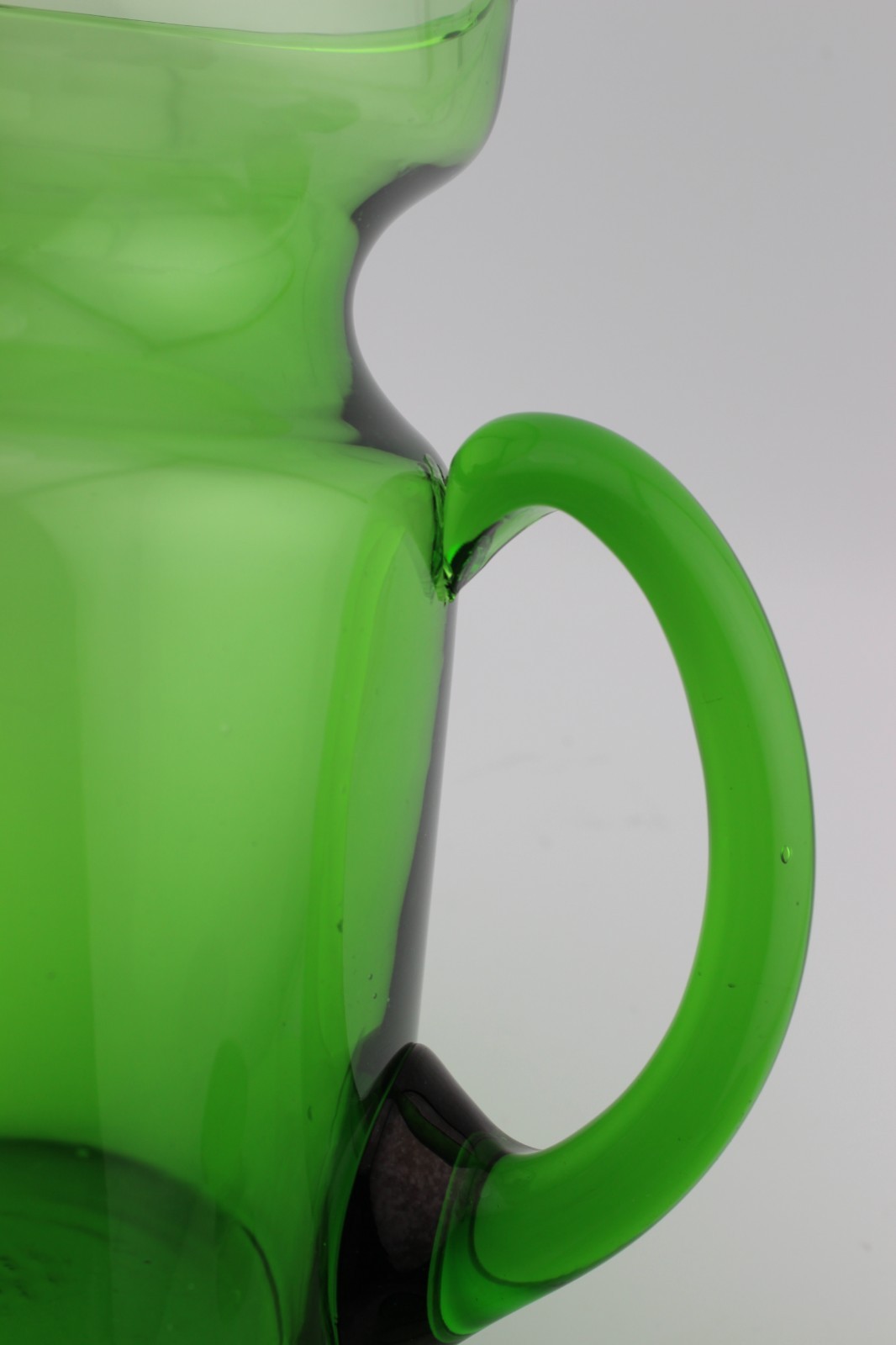 Hand-Blown Glass Drink Pitcher w/ Lid Forest Green MCM Applied Handle 9 3/8″ H