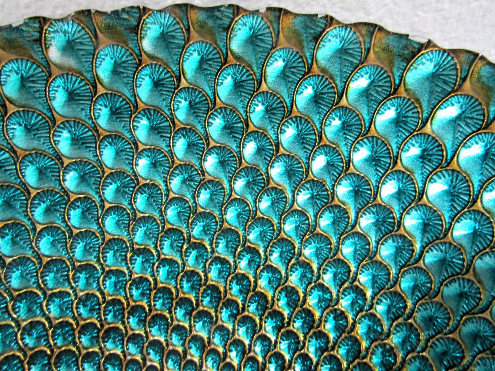 Anton Studio Designs Turquoise Green Glass Peacock 16″ Round Bowl Decorative