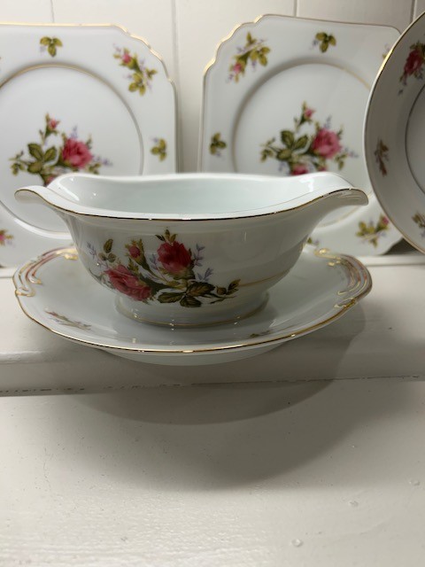 Fine China Royal Rose Set Of 94 Gold Trim Pink Rose Japan