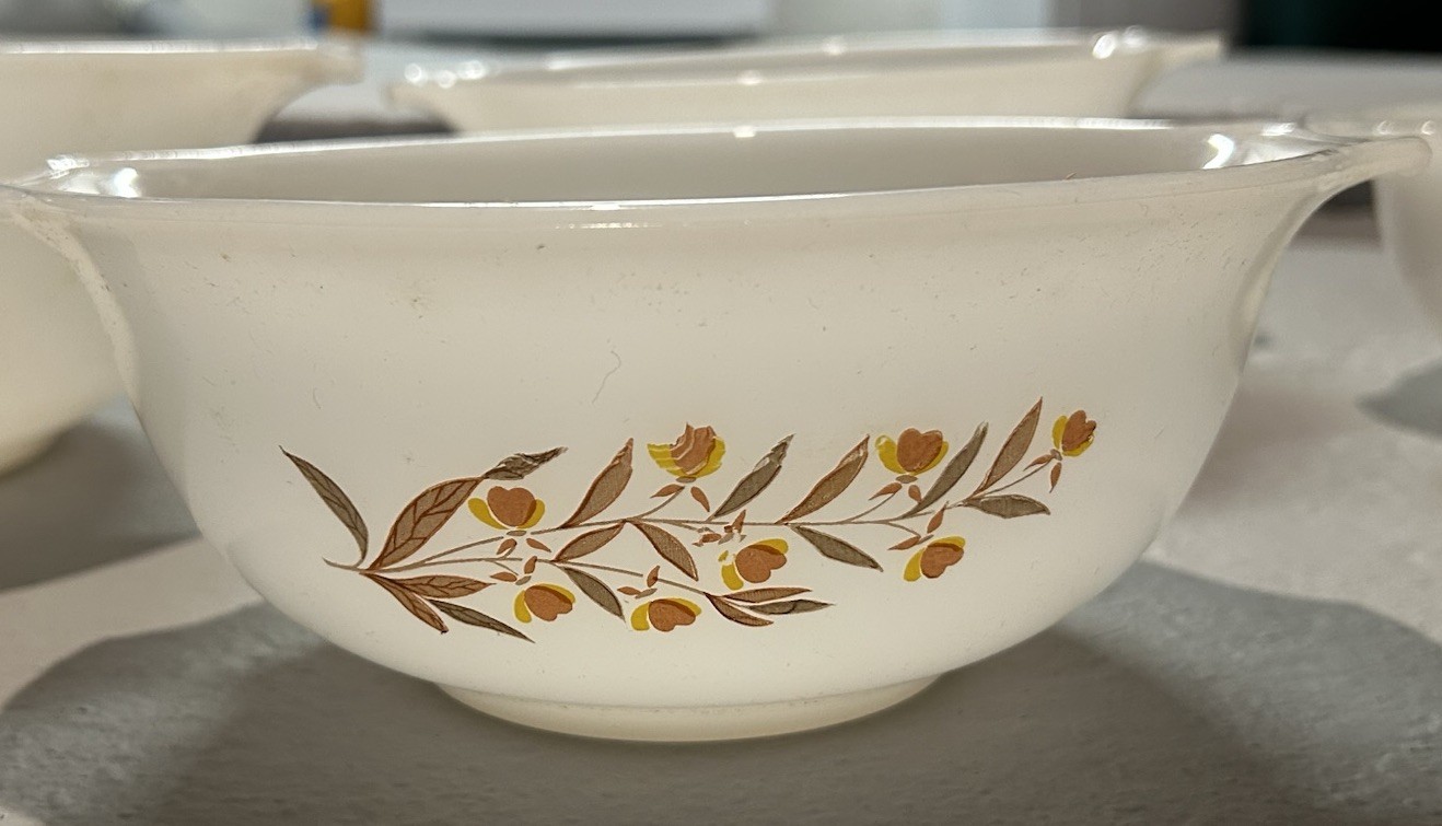 Glasbake 4 Mixing Bowls Autumn Leaf Pattern VTG 1961-1963 J235 w/ Original Box