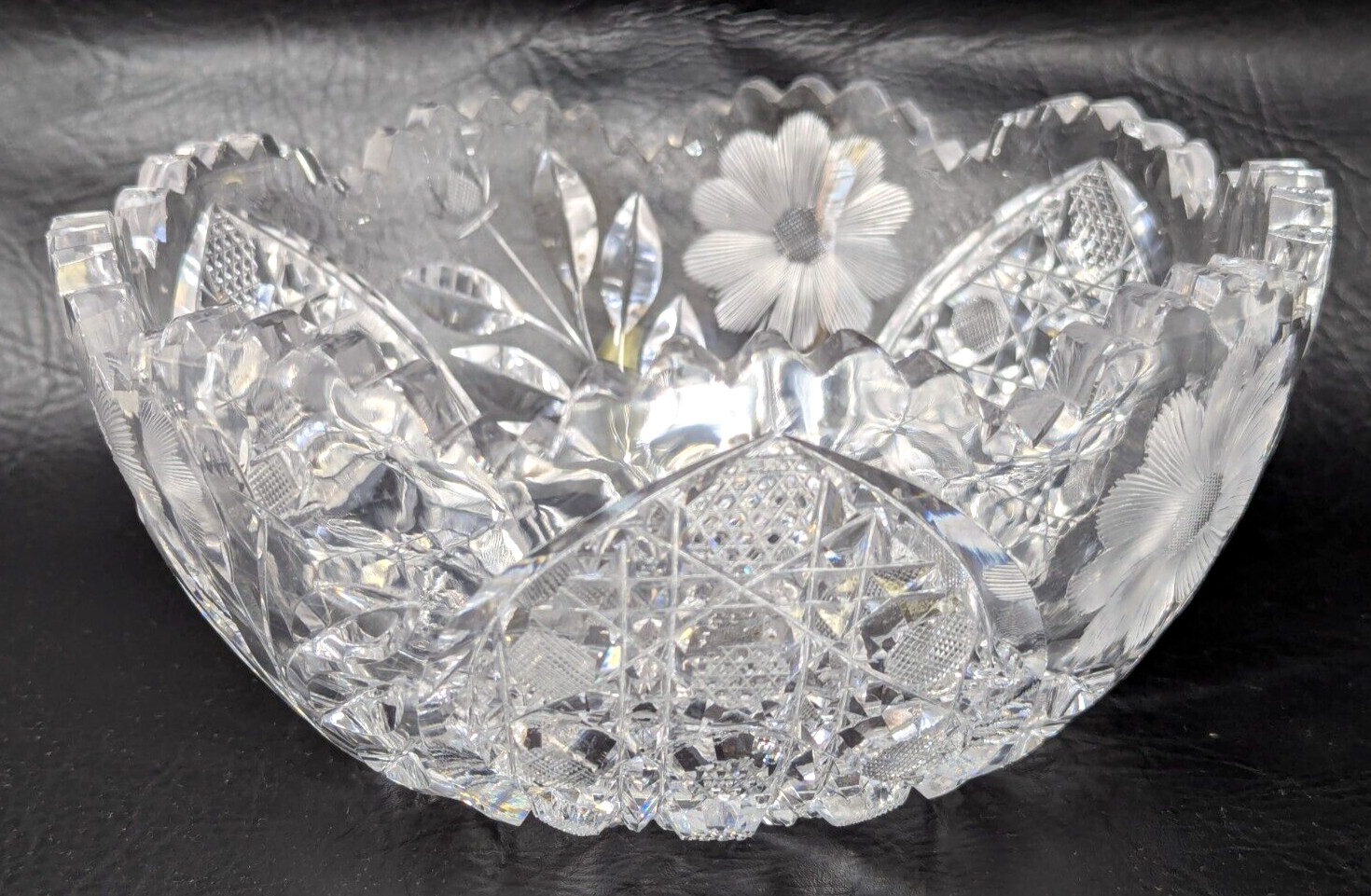 Vintage ABP American Brilliant Cut Crystal Sawtooth Daisy Flower Leaves 9″ Bowl