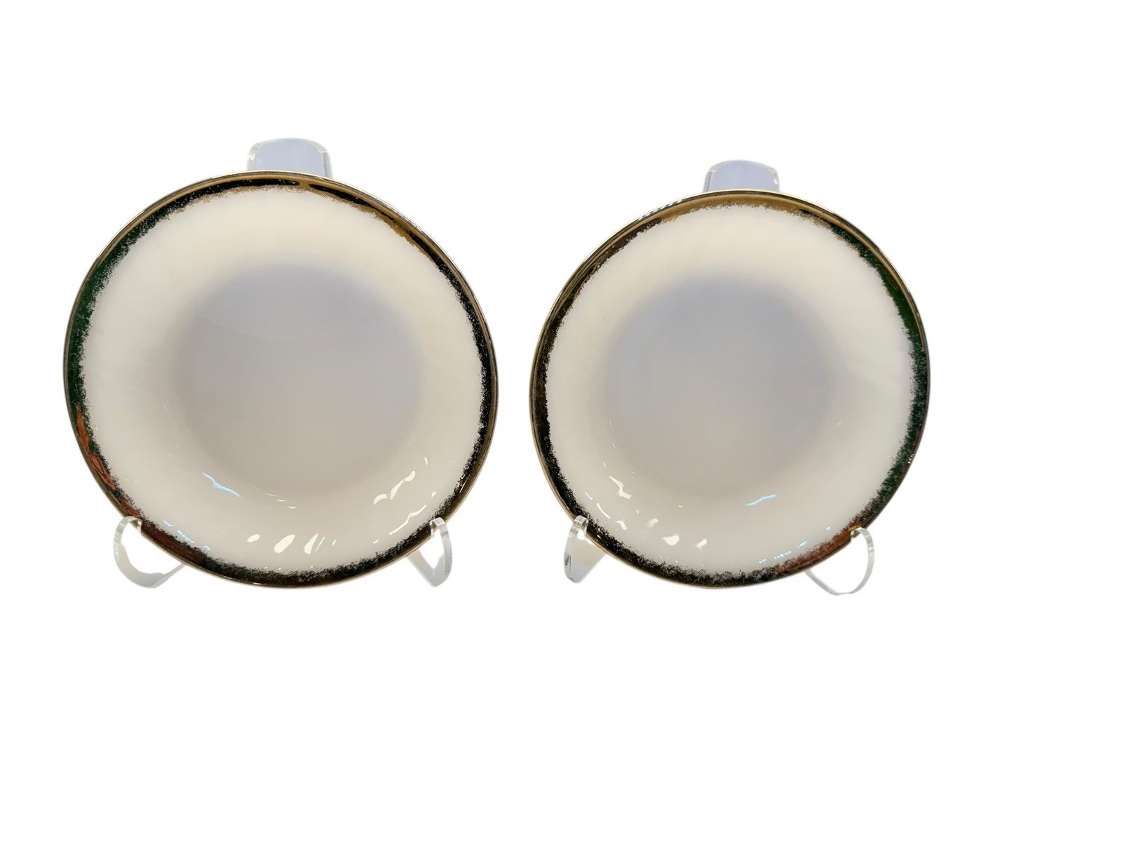 PRISTINE Vintage Fire-King Swirl 7.5″ Coupe Soup Bowls Smooth Rim Gold -Set of 2