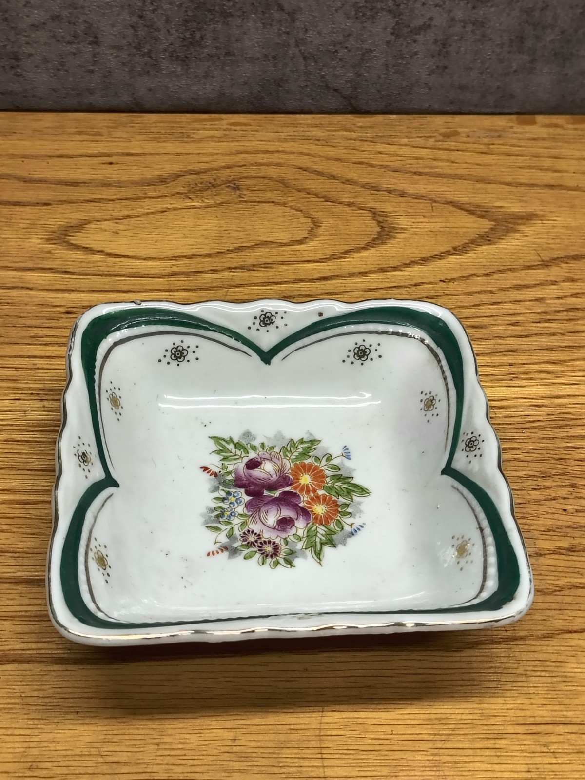 Square bowl made in Occupied Japan – Floral with Green Band