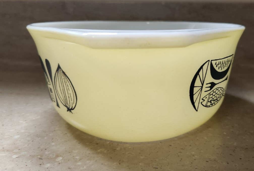 PYREX Mod Kitchen Oval Casserole Dish – 1.5 Qt – Promo, 1958