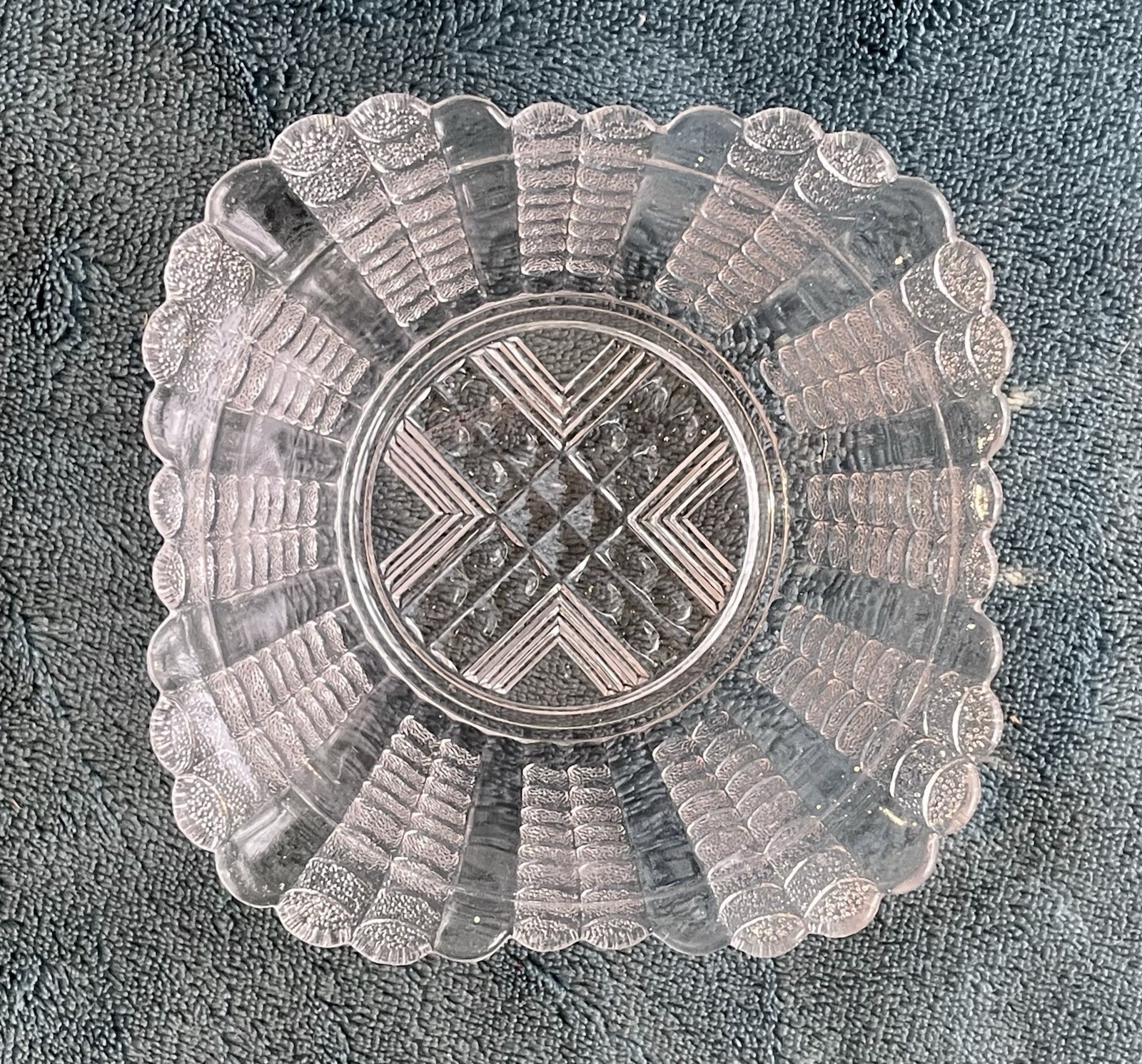 BRYCE BROTHERS EAPG PRESSED GLASS FISH SCALE SQUARE BOWL CIRCA 1888 BERRY BOWL