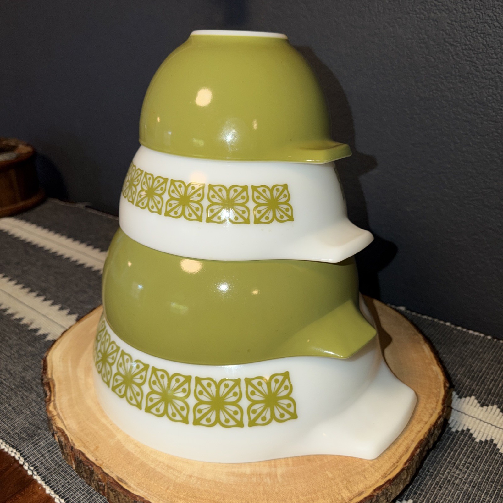 VTG Pyrex Green Square Flowers/Verde Cinderella Dbl Spout Nesting Bowls Set of 4