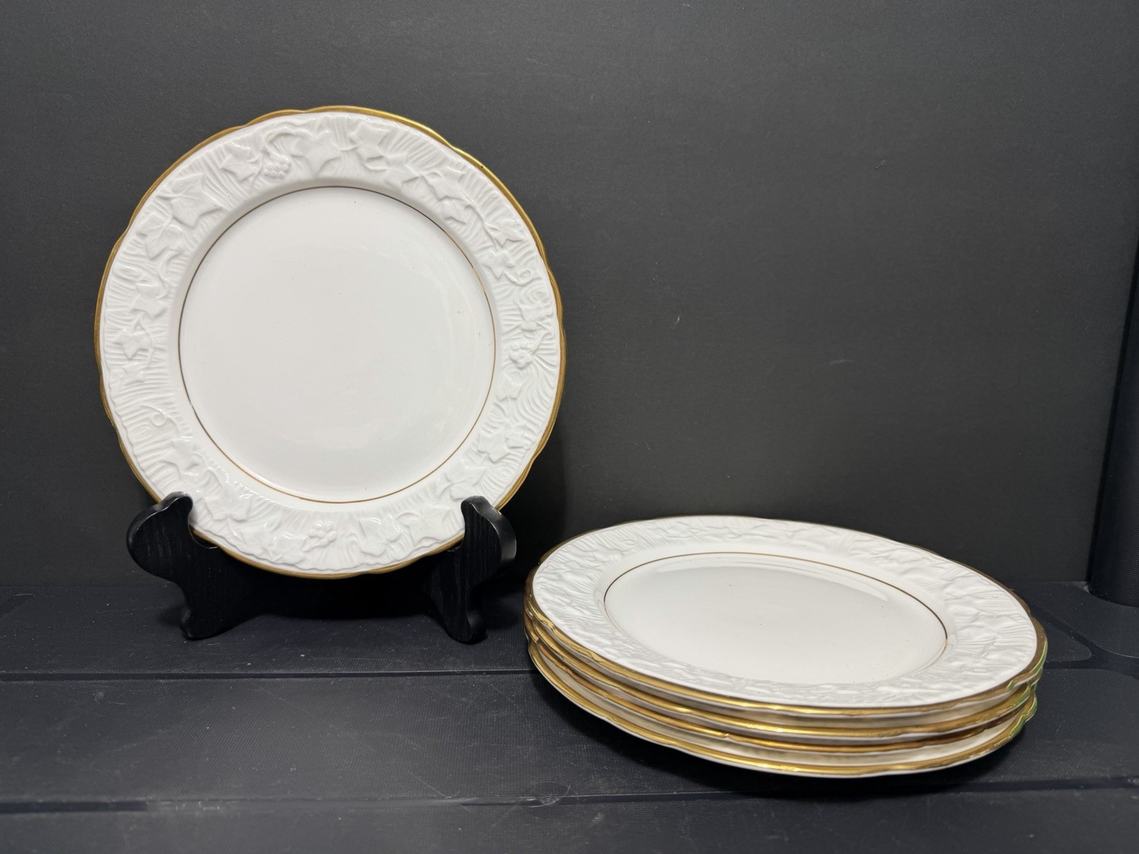 ROYAL STAFFORD OLD ENGLISH OAK Set of 5 Salad Plates 8 1/4″ Gold trim (B071*)