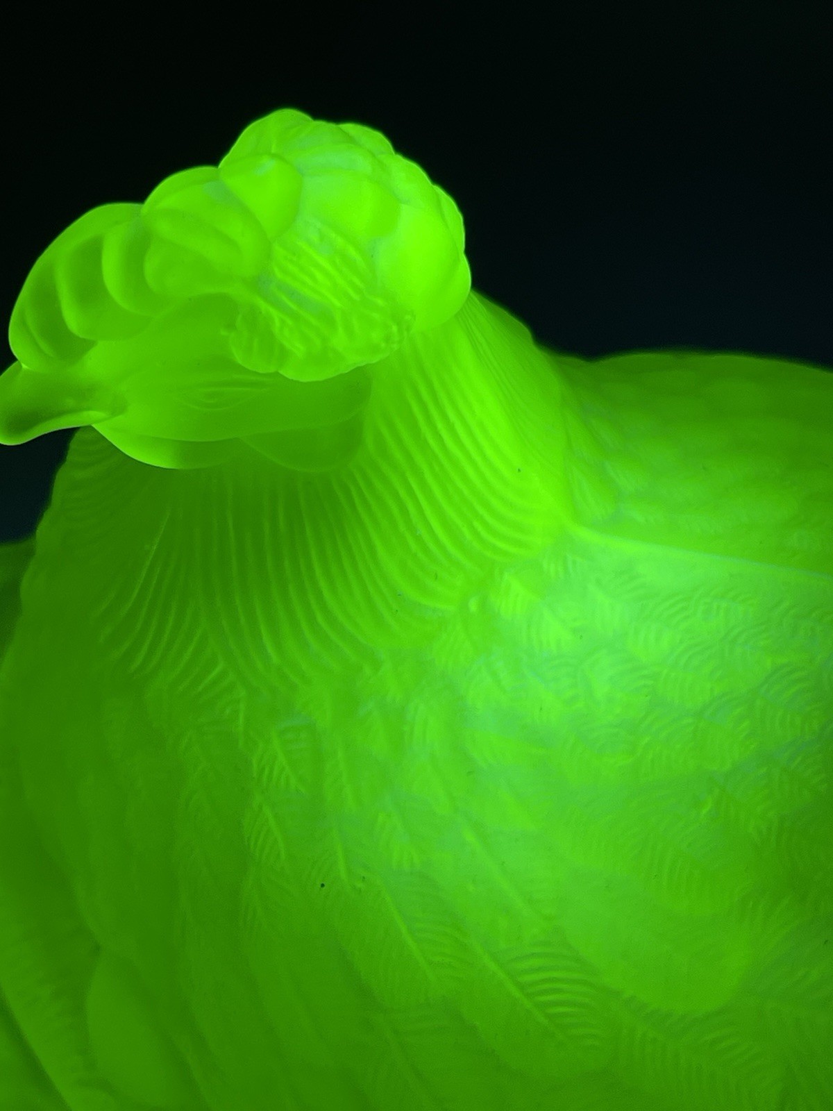 HEN ON NEST 7″ YELLOW FROSTED VASELINE URANIUM GLASS Canary BASKET WEAVE BASE