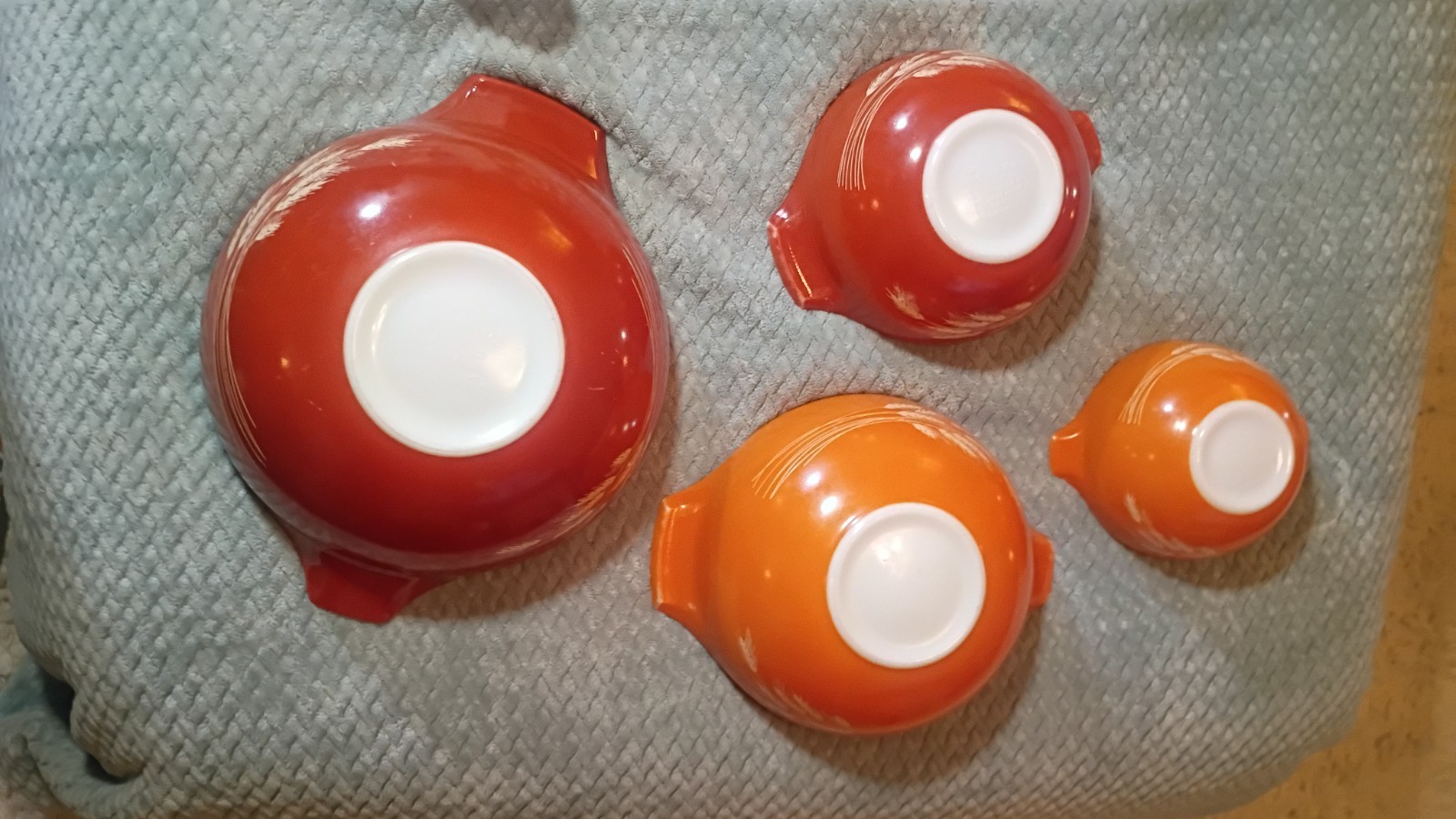 Vintage Autumn Harvest Pyrex set of 4.
