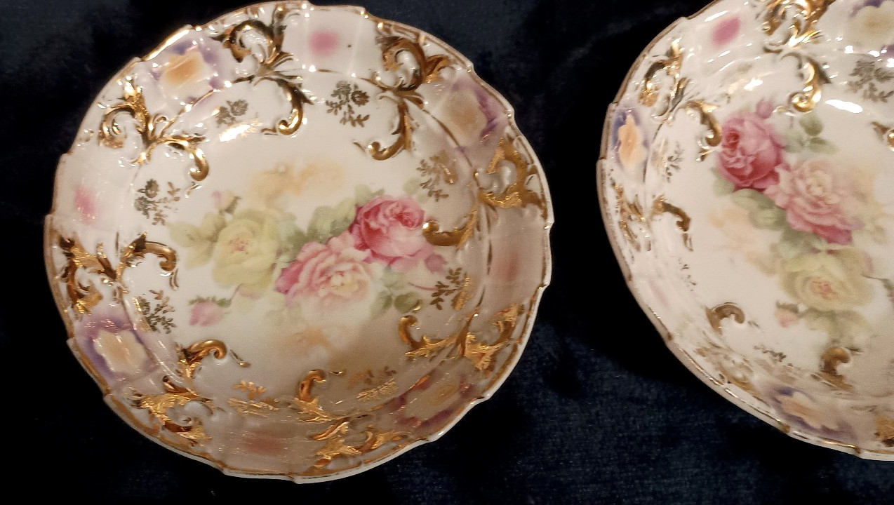 Vintage German Flowers and Puffy Leaves Decorative/Fruit Bowl SET OF 4